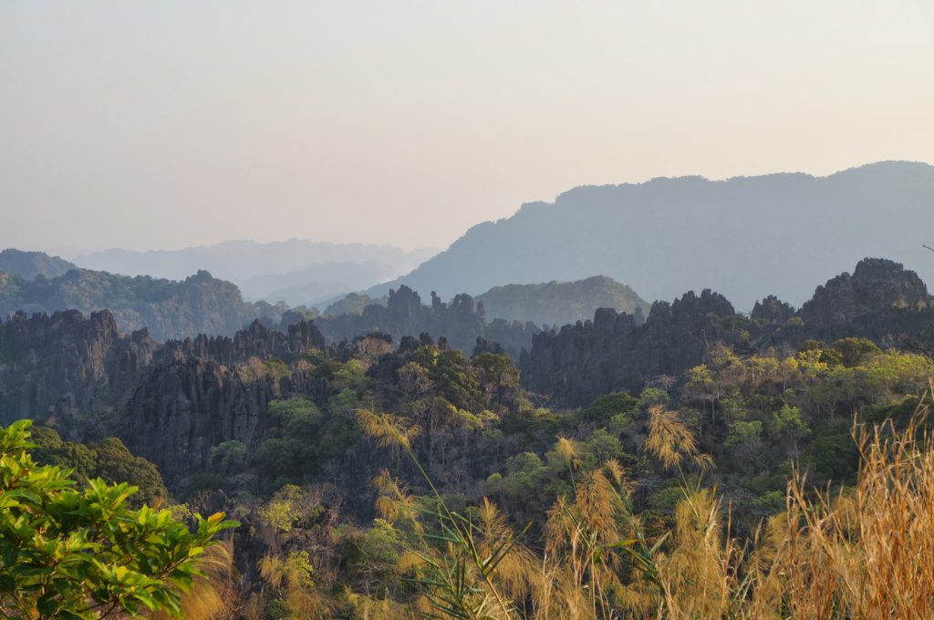 nahin laos centre