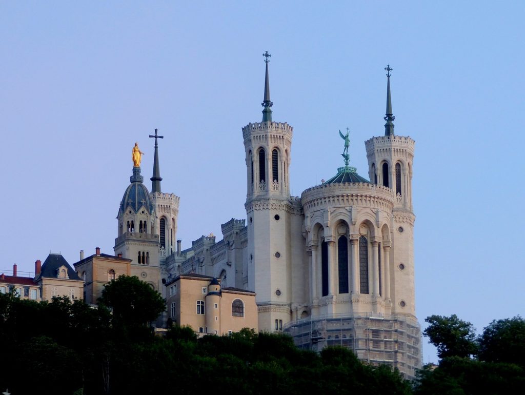 basilique de Fourvière vue des quais